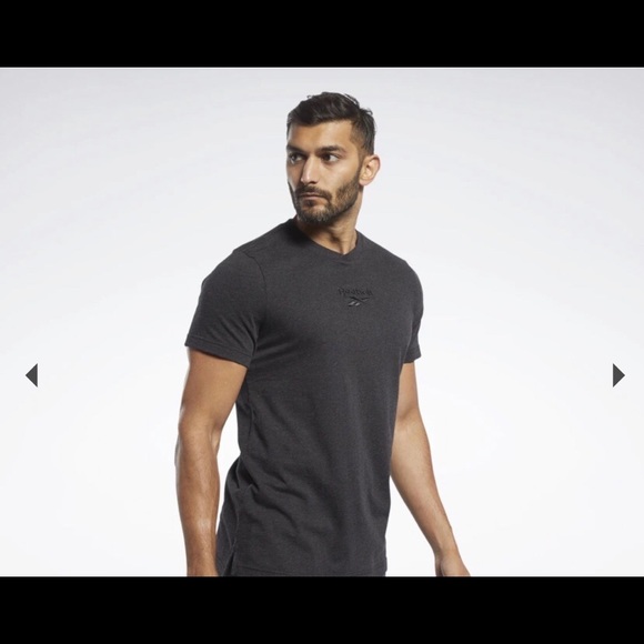 🩵3/$15 MIX & MATCH🌒REEBOK Athletic Workout Shirt - Picture 1 of 7